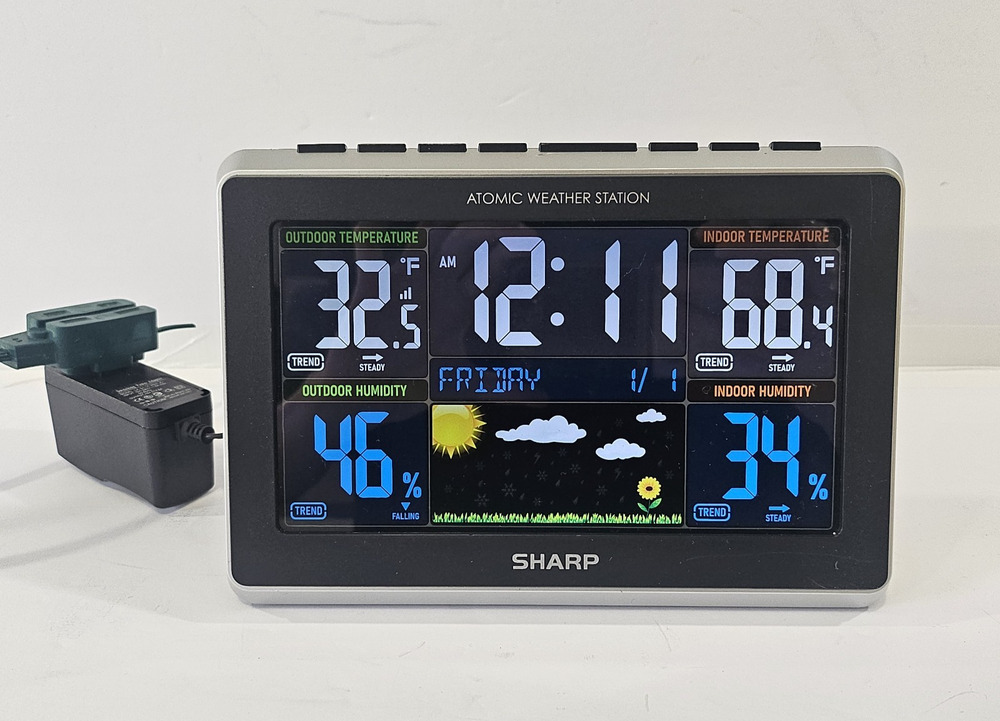 SHARP Atomic Weather Station SPC1027 Color Display Indoor Outdoor Temp Clock